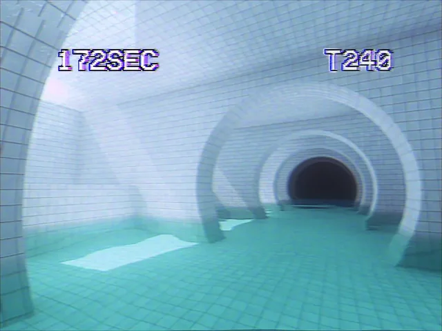 The Empty Halls Screenshot - Level 37 Poolrooms Tunnel